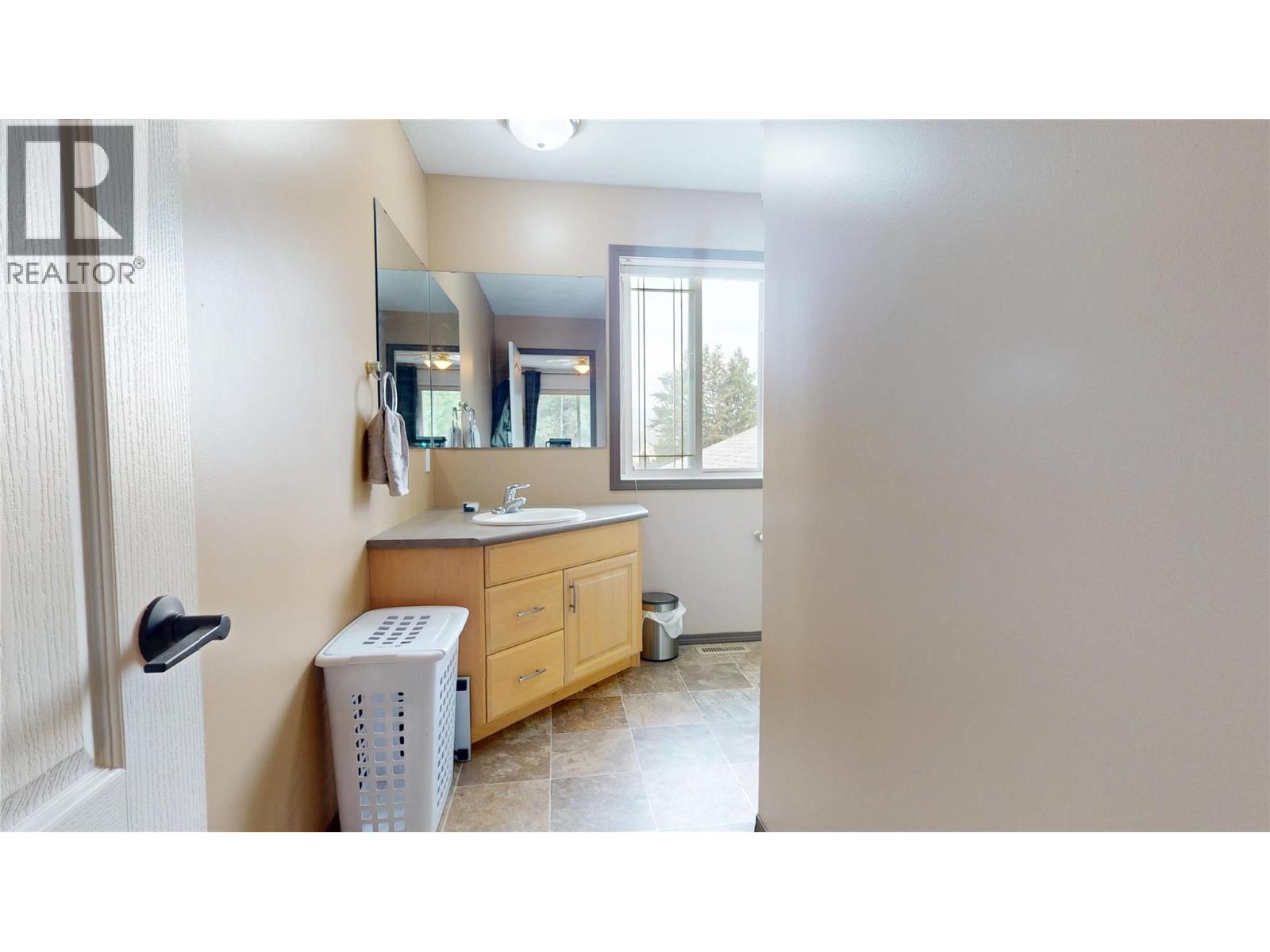 1646 MT PYRAMID Crescent, Cranbrook