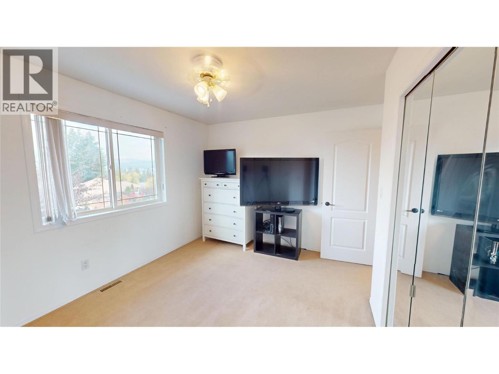 1646 MT PYRAMID Crescent, Cranbrook