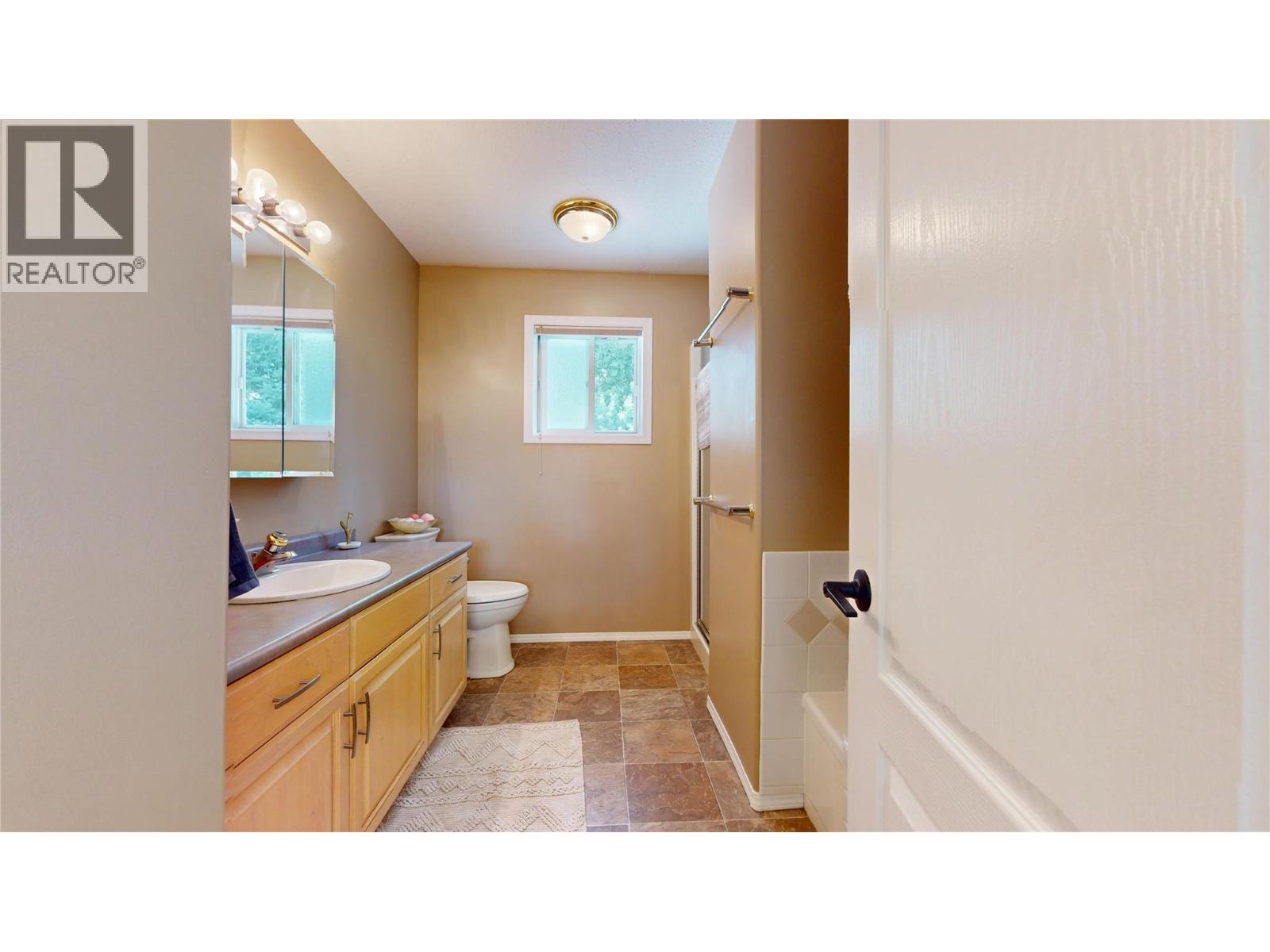 1646 MT PYRAMID Crescent, Cranbrook