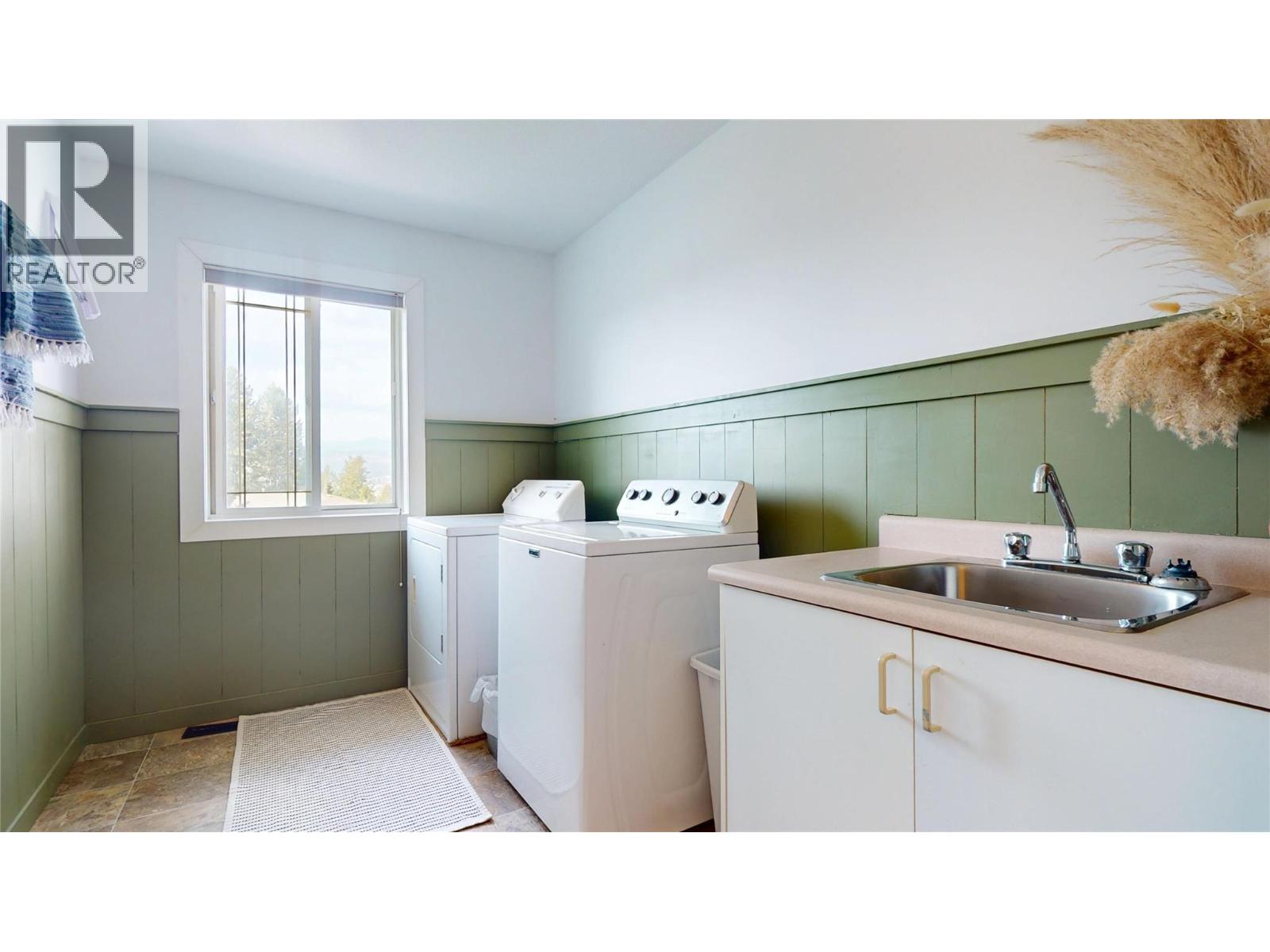 1646 MT PYRAMID Crescent, Cranbrook