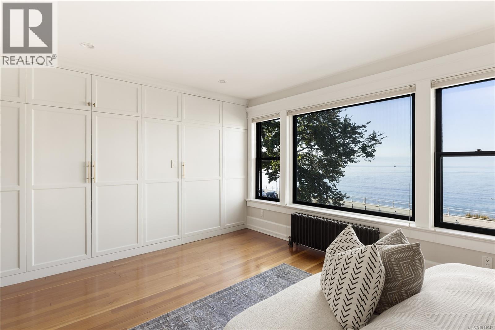  222 Dallas Road, Victoria