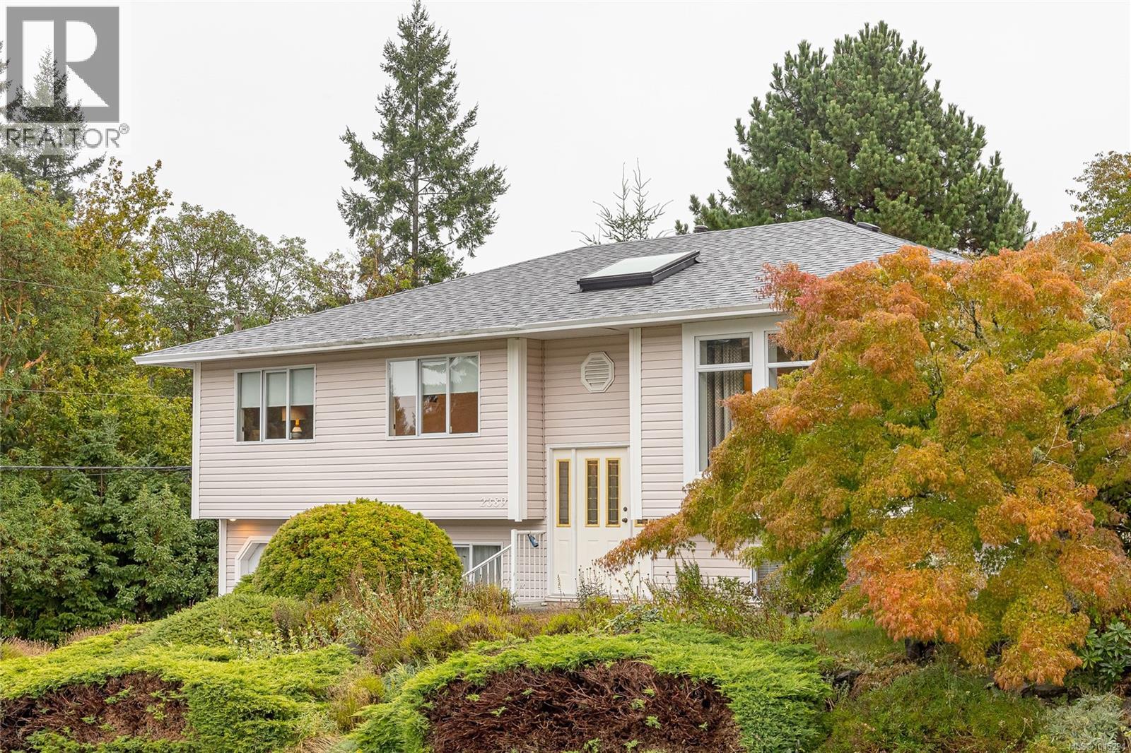 2389 Westhill Pl, Nanaimo