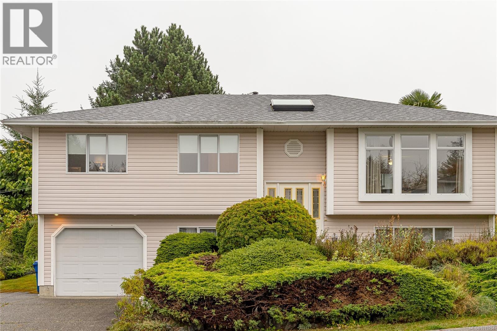 2389 Westhill Pl, Nanaimo
