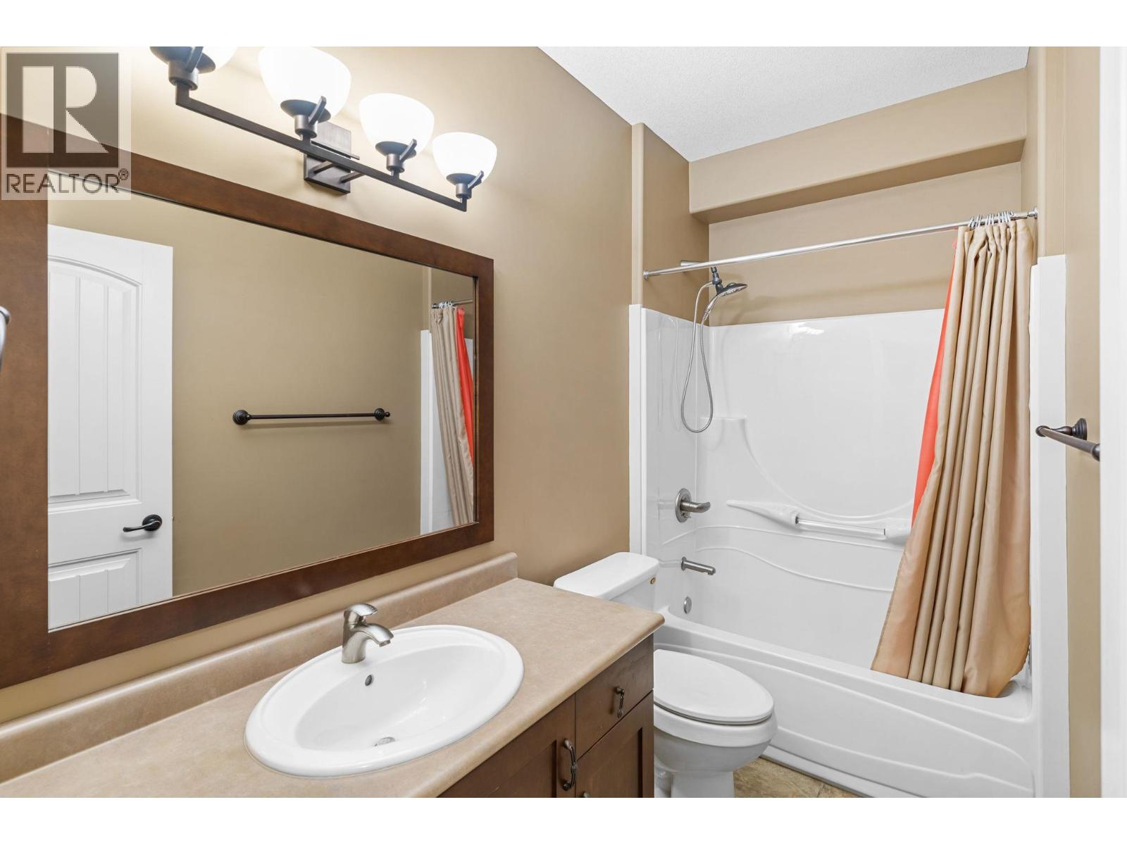 108 4350 Ponderosa Drive, Peachland