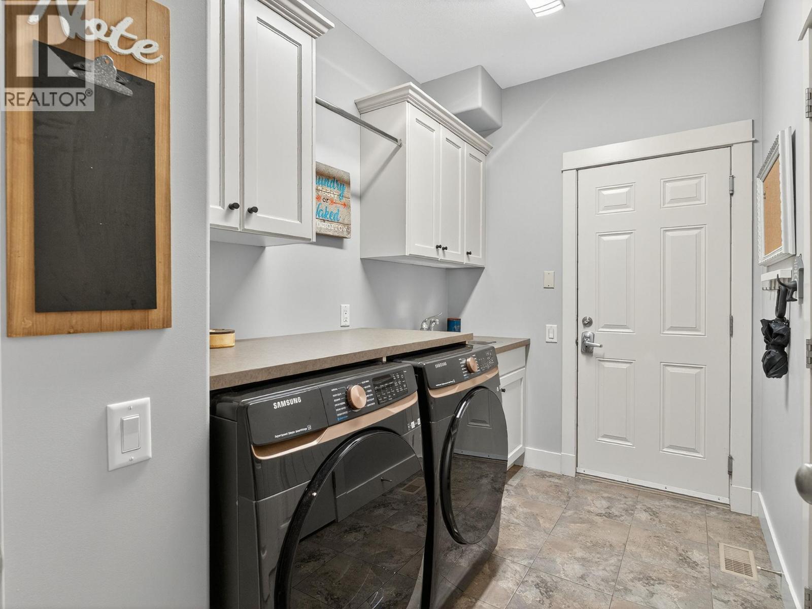  1054 Long Ridge Drive, Kelowna
