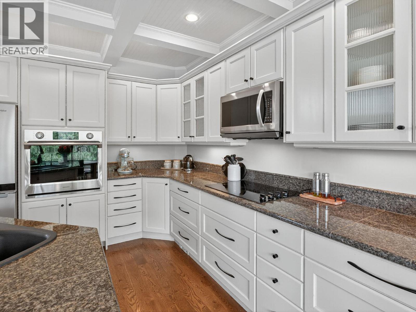  1054 Long Ridge Drive, Kelowna