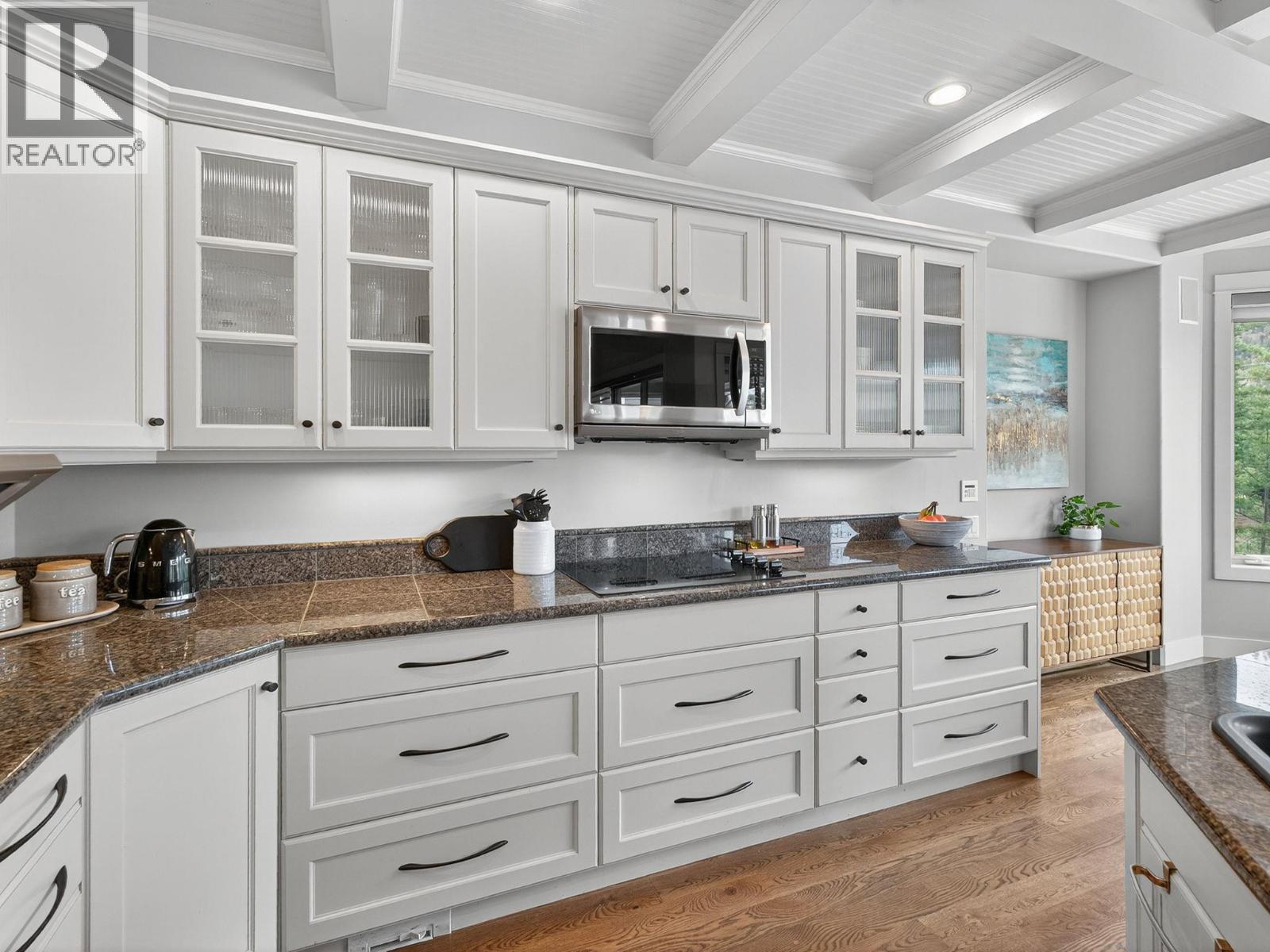  1054 Long Ridge Drive, Kelowna