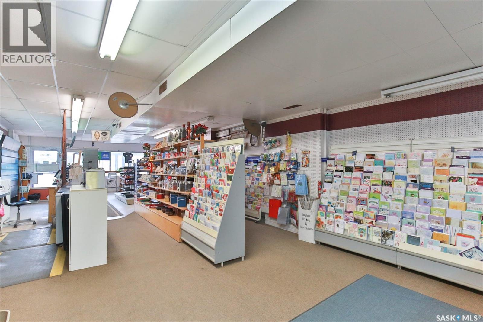 325 & 329 4th AVENUE SW — photo 9