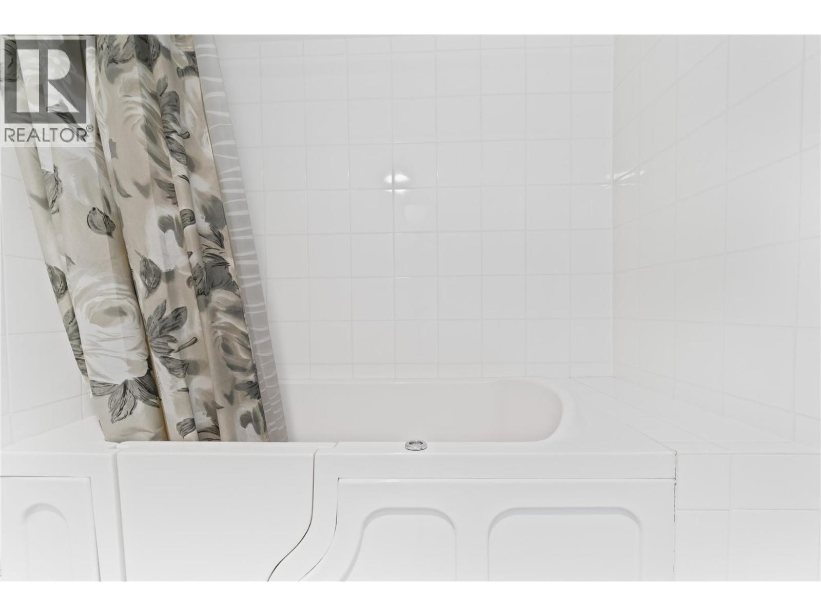 314 250 5 Street Southeast, Salmon Arm
