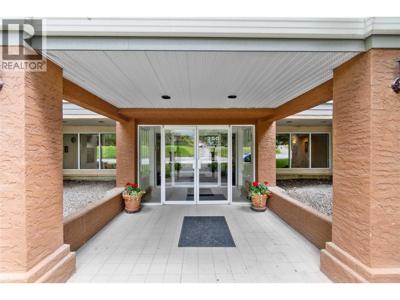 314 250 5 Street Southeast, Salmon Arm