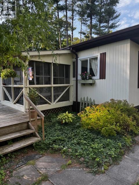 213 CHESTNUT DRIVE S - 20