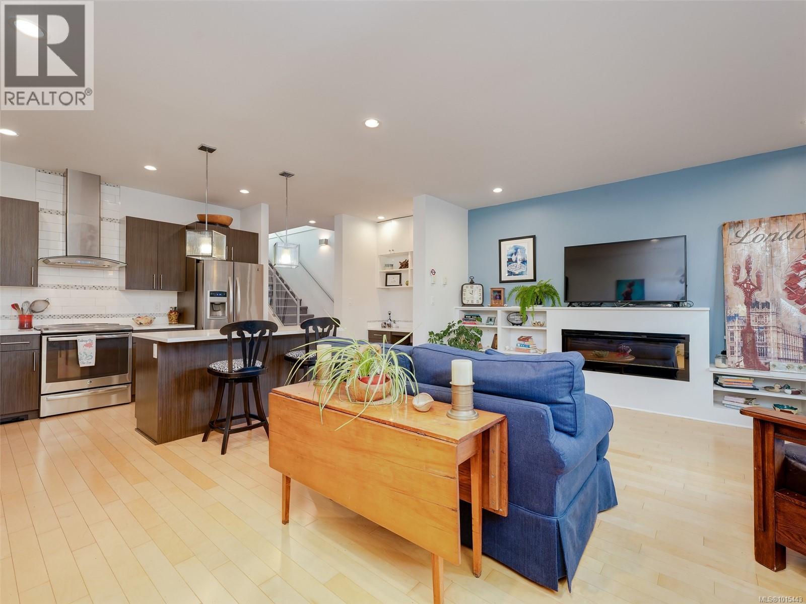 4 2350 Henry Avenue, Sidney