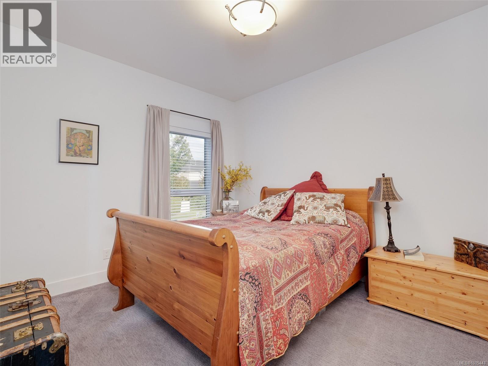 4 2350 Henry Avenue, Sidney