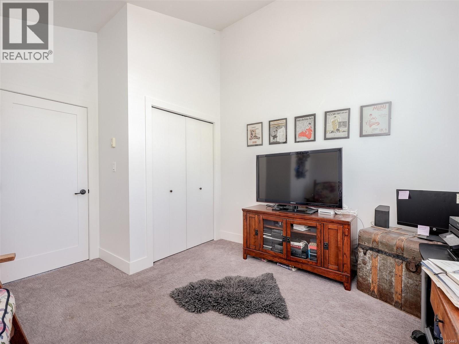 4 2350 Henry Avenue, Sidney