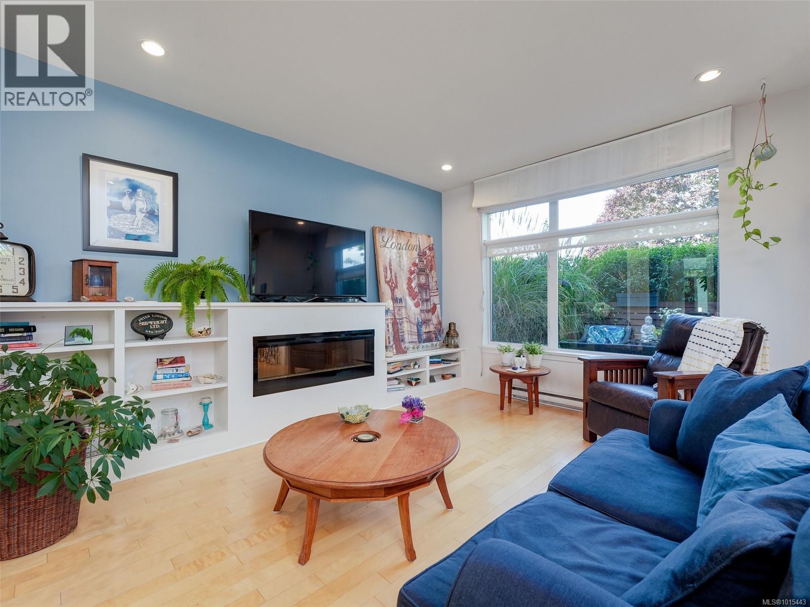4 2350 Henry Avenue, Sidney