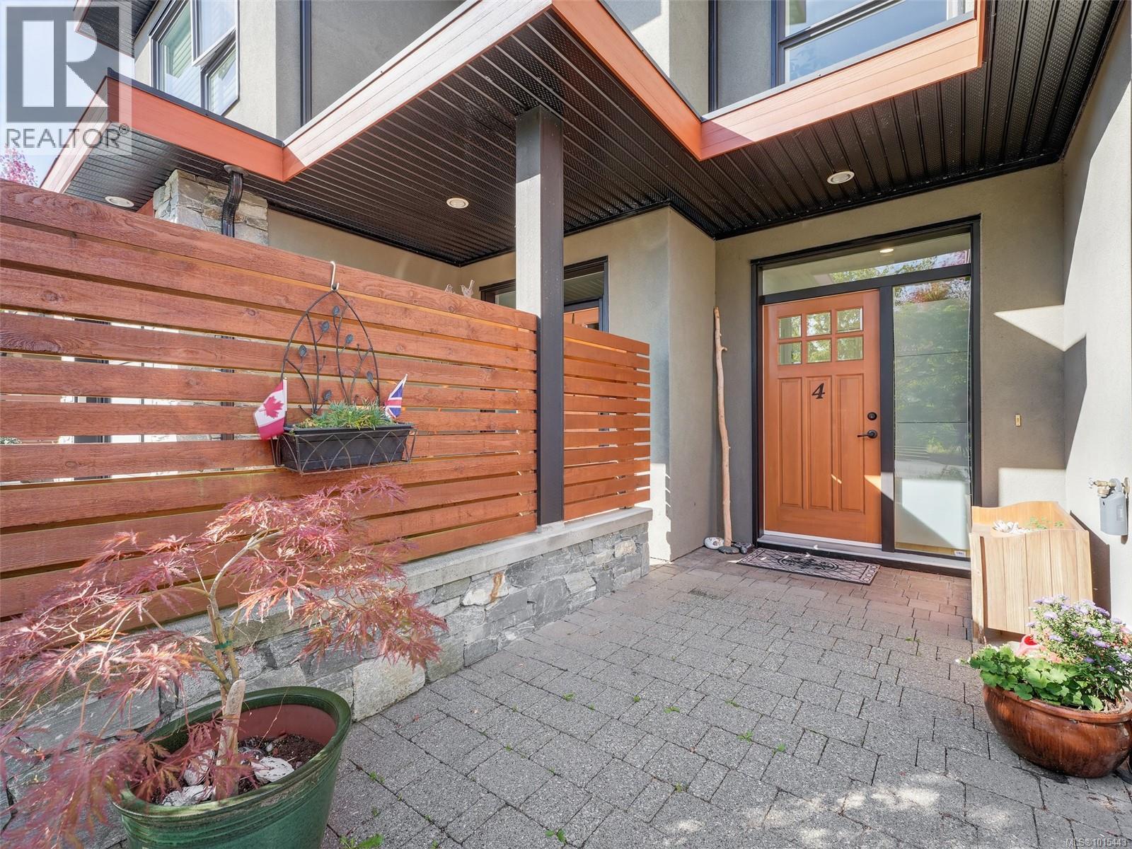 4 2350 Henry Avenue, Sidney