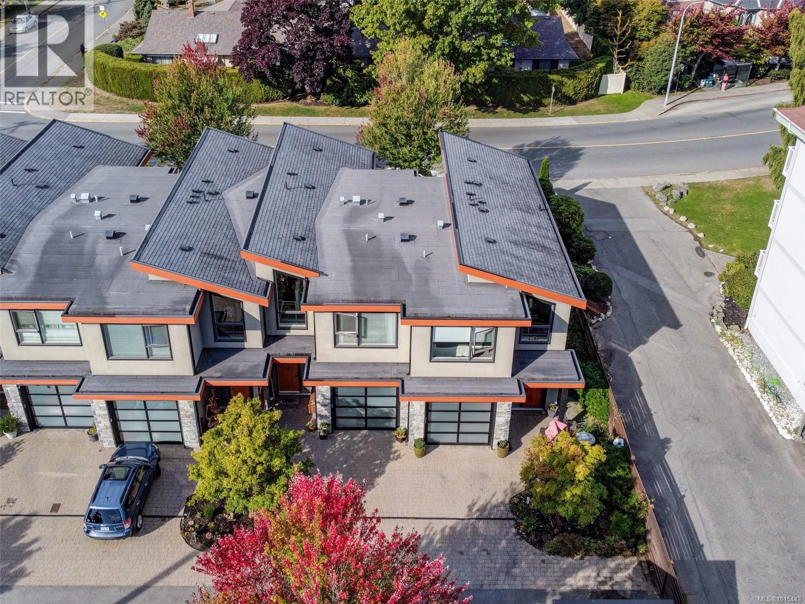 4 2350 Henry Avenue, Sidney