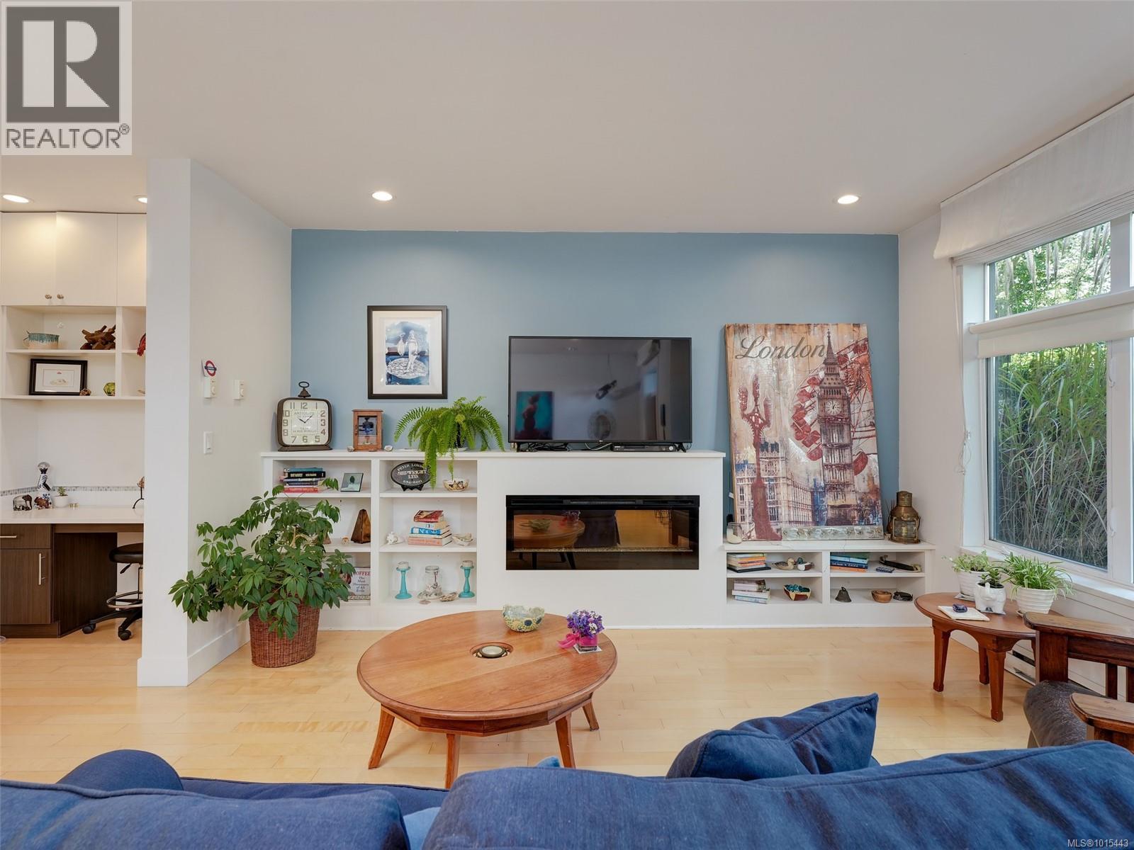4 2350 Henry Avenue, Sidney