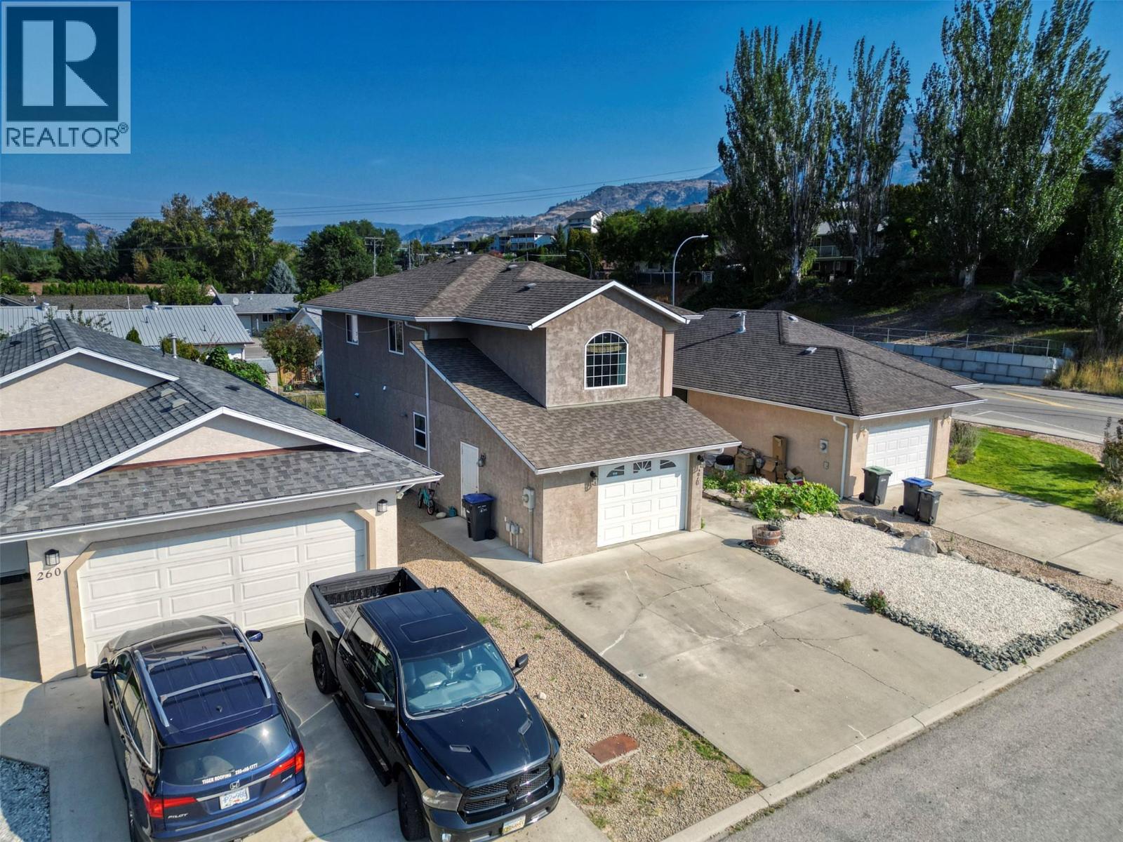 270 WILLOWS Place, Oliver