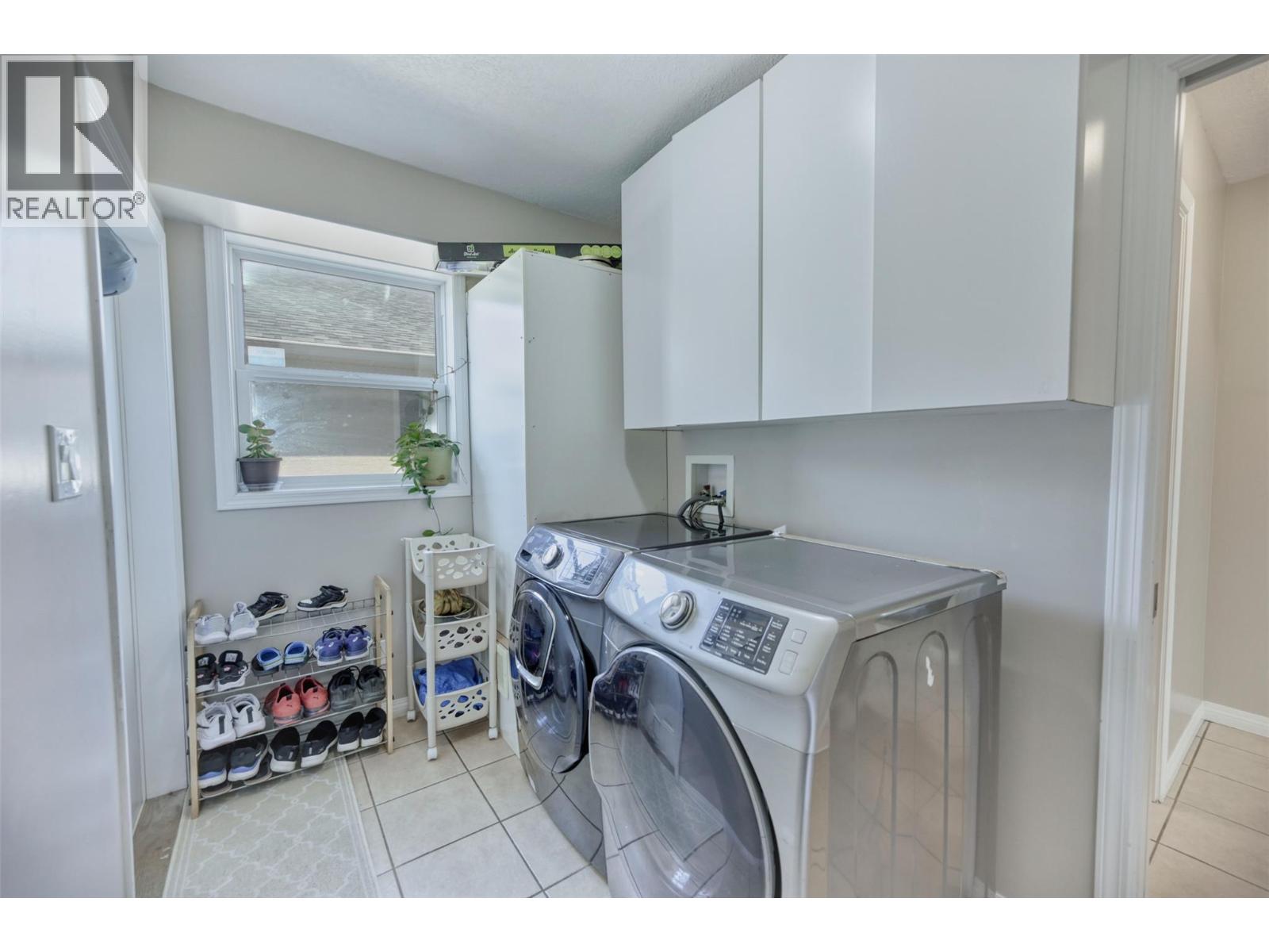 270 WILLOWS Place, Oliver