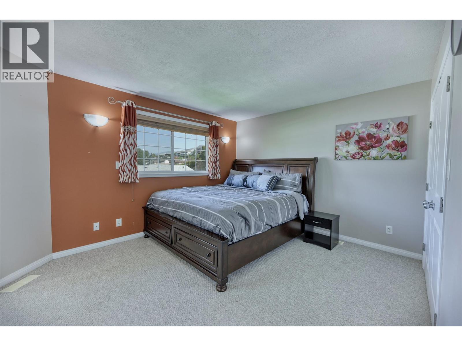 270 WILLOWS Place, Oliver
