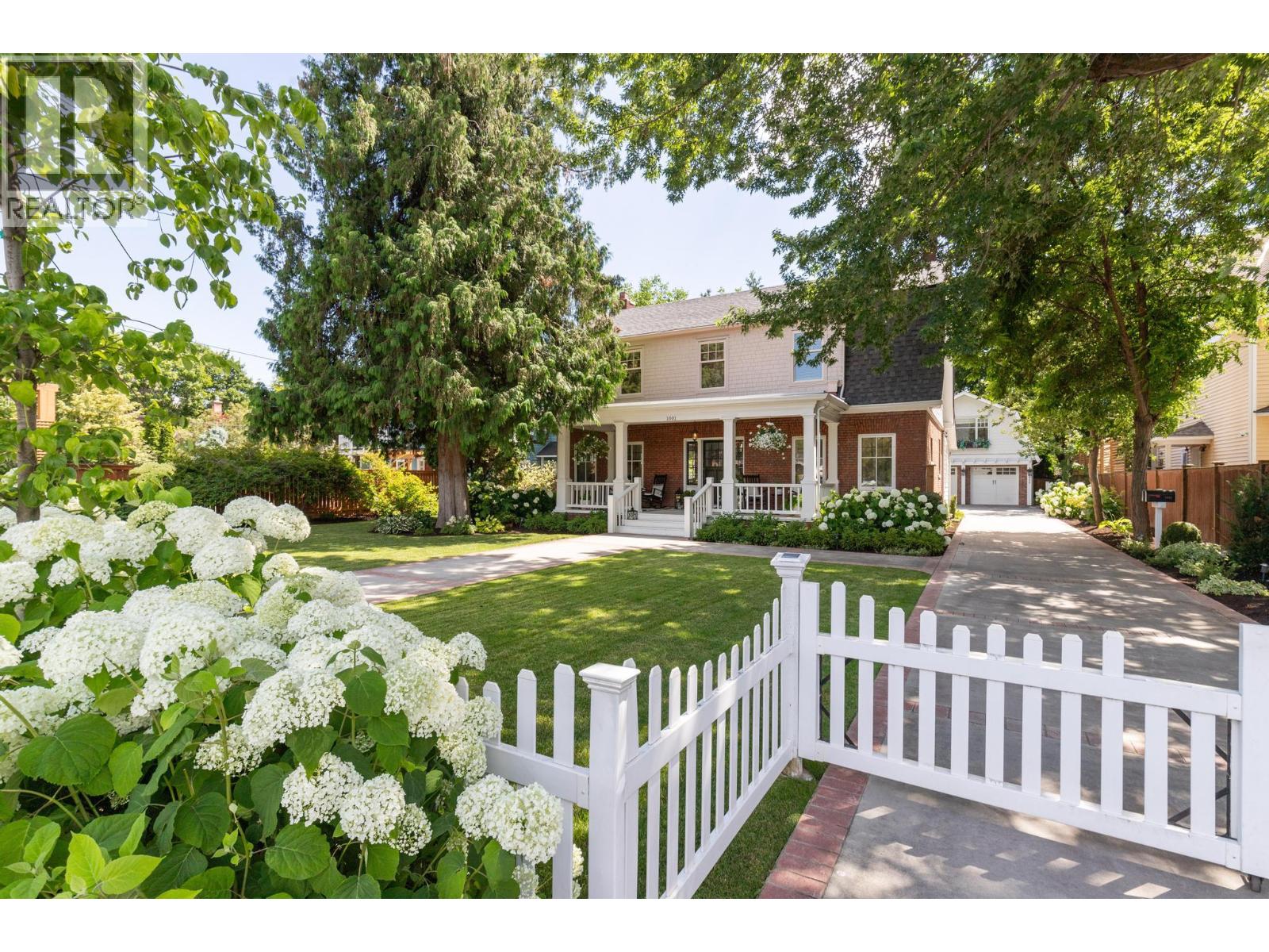  1001 Lawrence Avenue, Kelowna