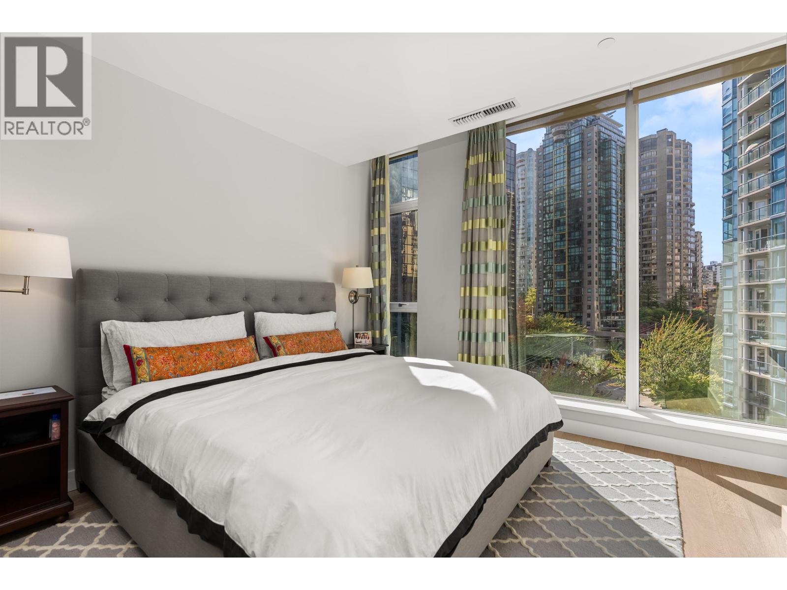 901 1409 W PENDER STREET, Vancouver