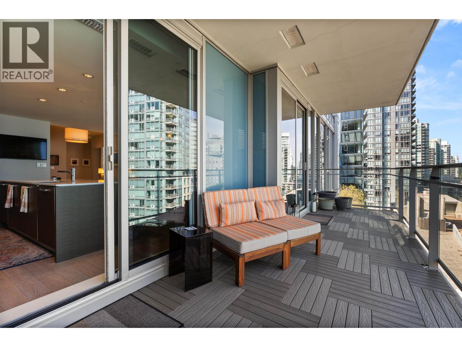 901 1409 W PENDER STREET, Vancouver