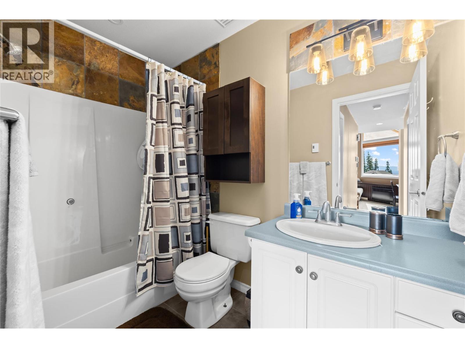 5965 Snow Pines Crescent Unit# D, Big White