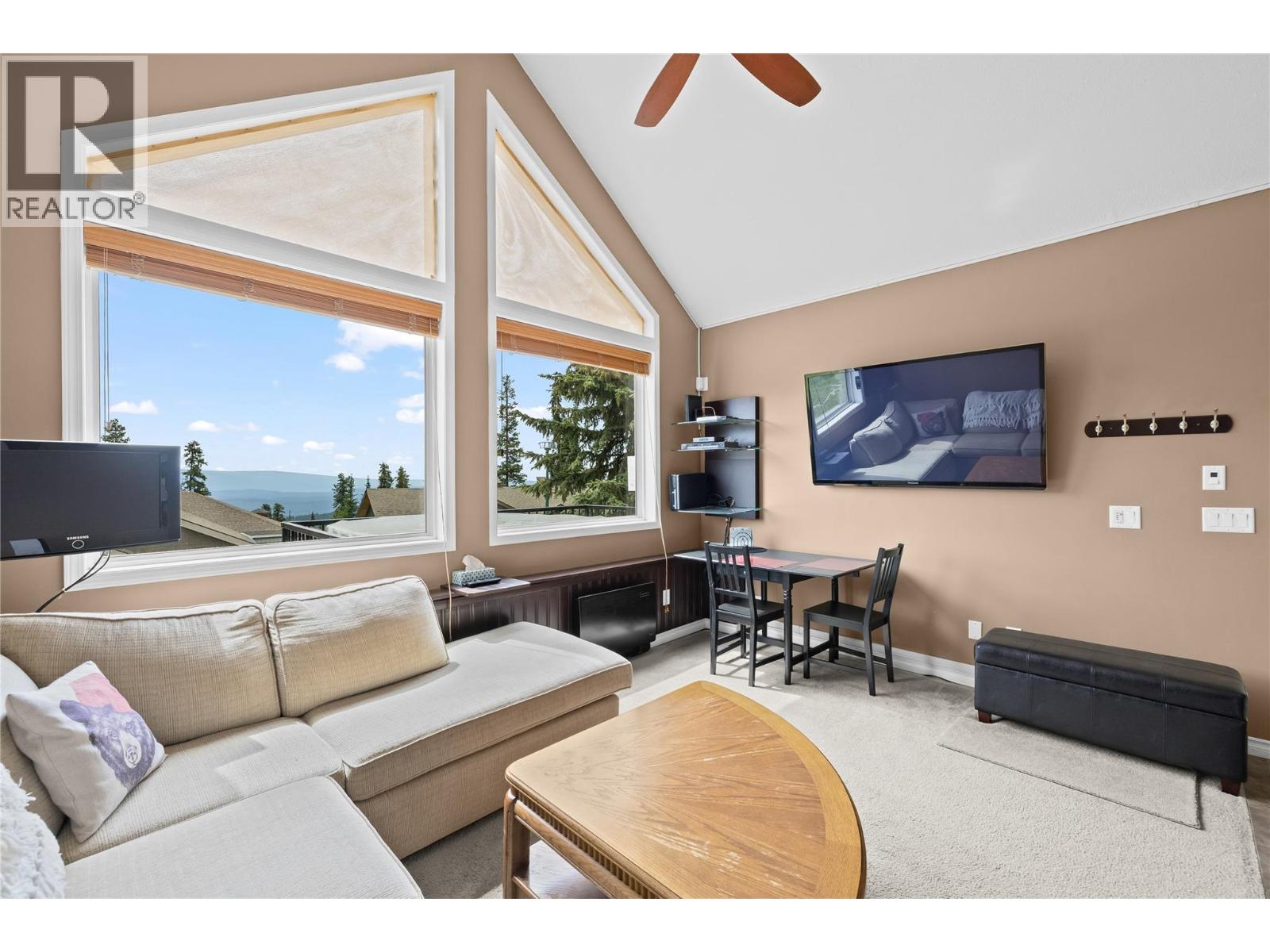 5965 Snow Pines Crescent Unit# D, Big White