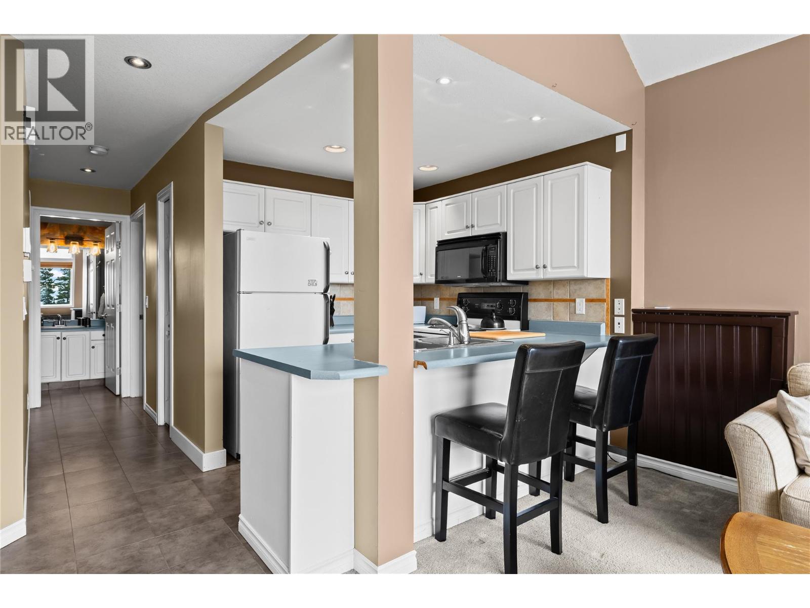 5965 Snow Pines Crescent Unit# D, Big White