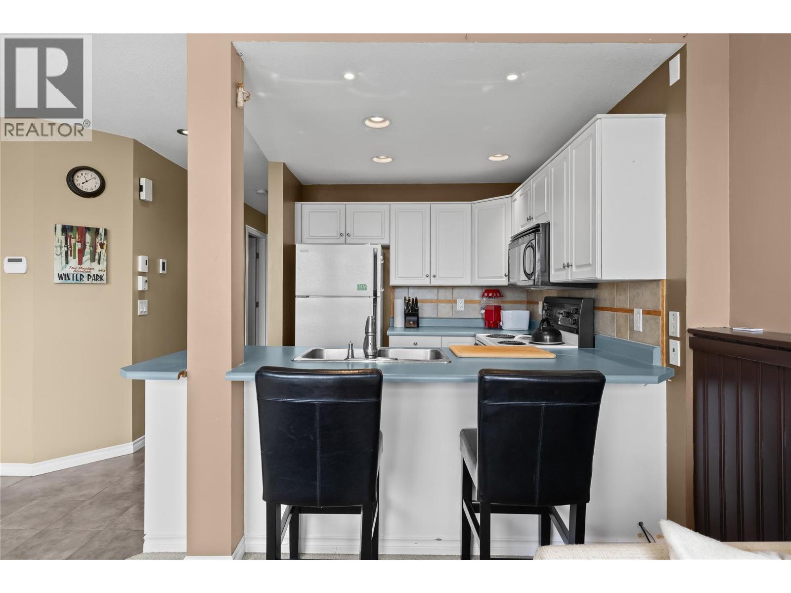5965 Snow Pines Crescent Unit# D, Big White