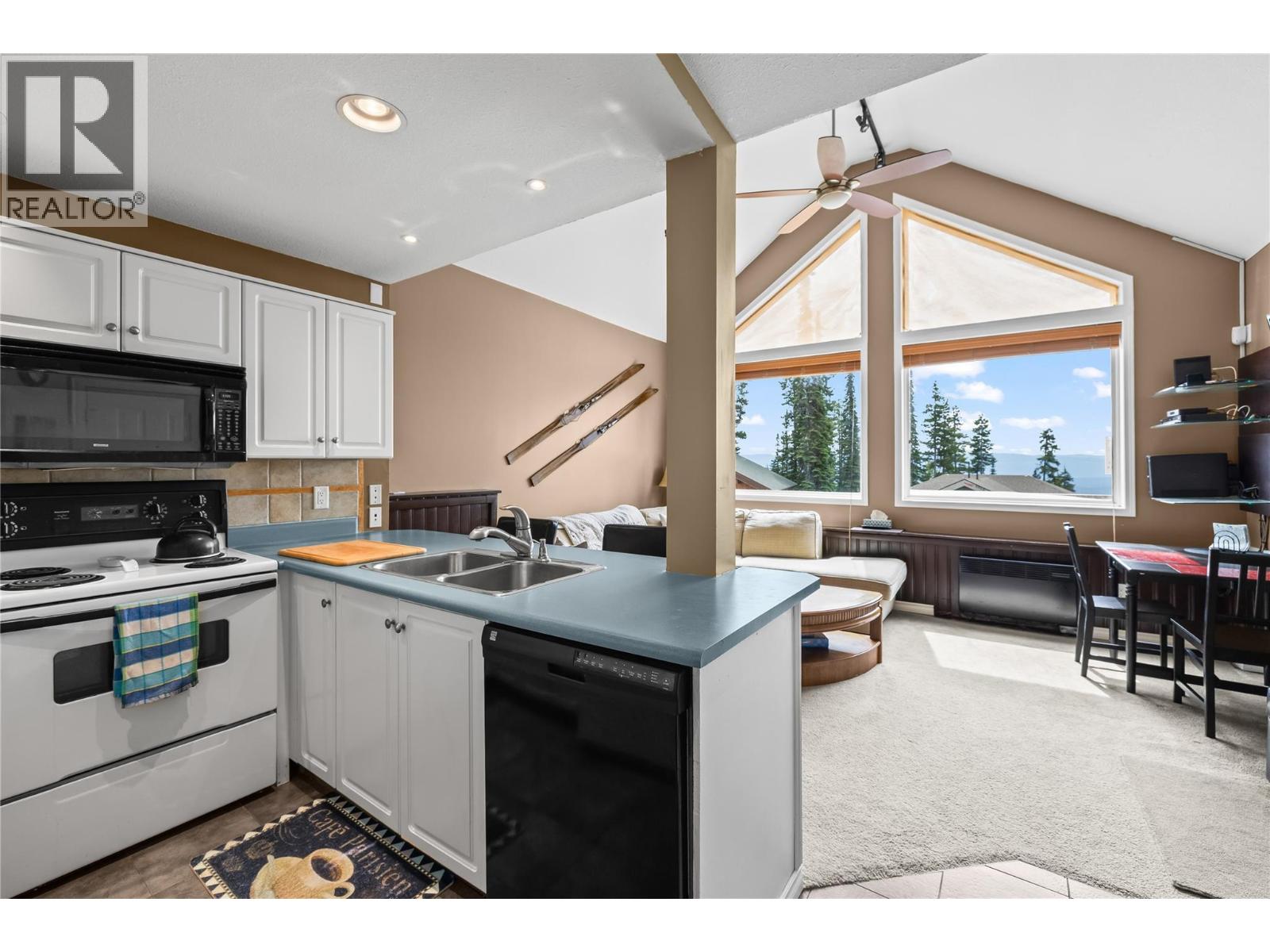 5965 Snow Pines Crescent Unit# D, Big White