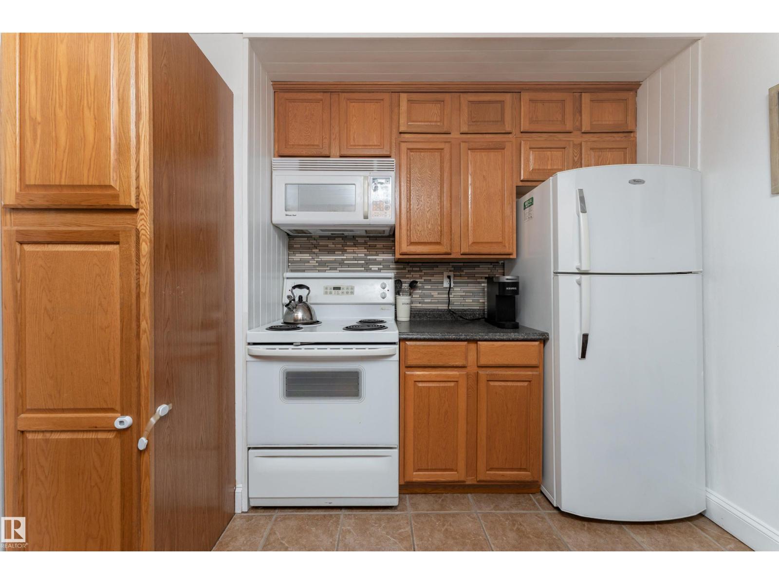 11539 101 ST NW, Edmonton