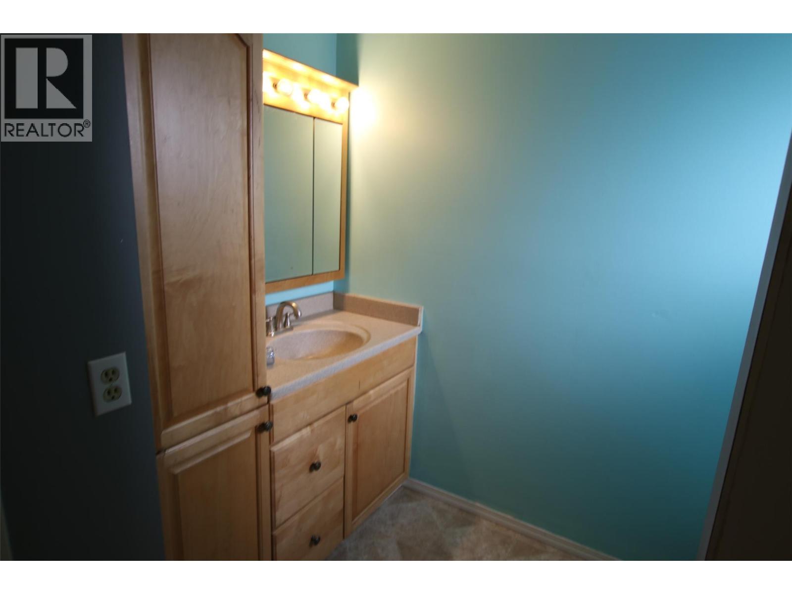 211 GWILLIM Crescent, Tumbler Ridge