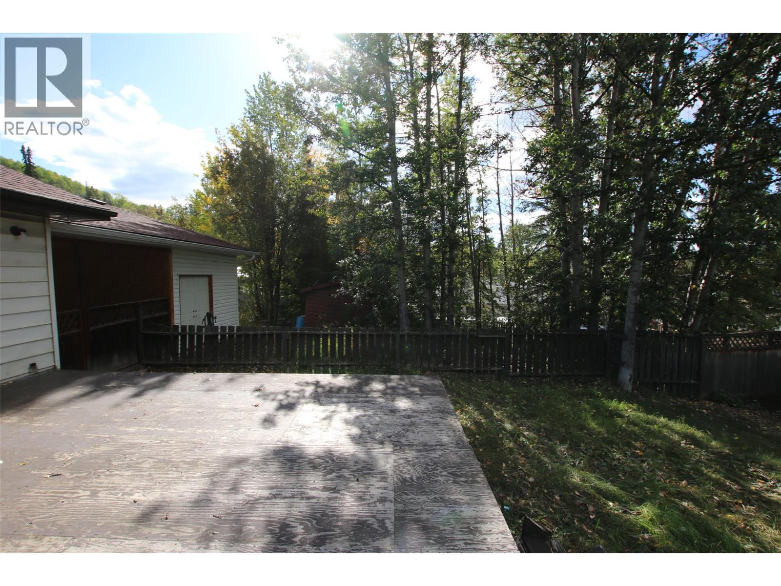 211 GWILLIM Crescent, Tumbler Ridge