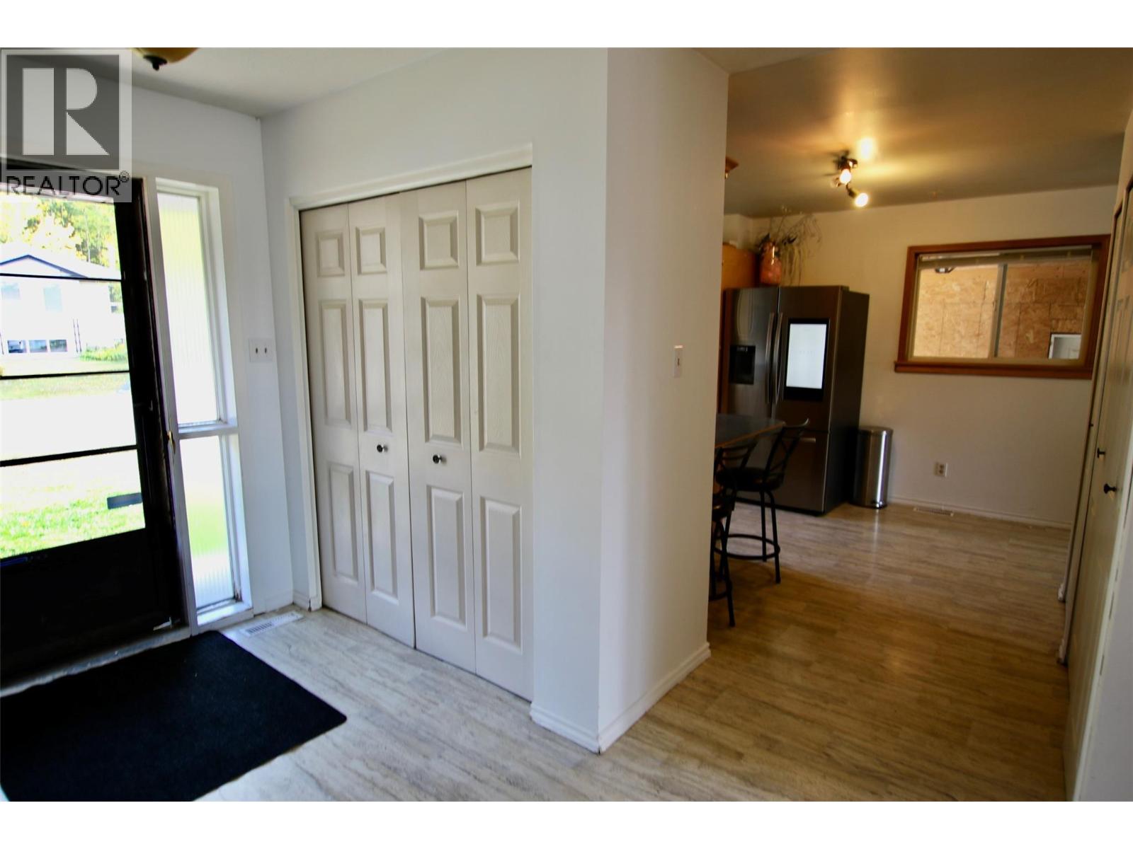 211 GWILLIM Crescent, Tumbler Ridge