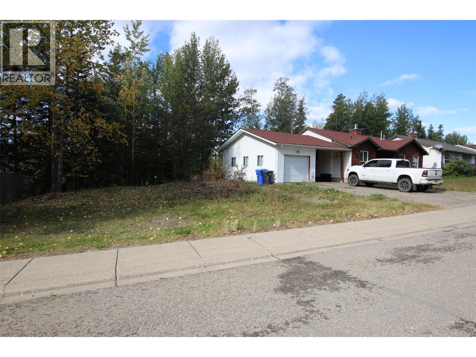 211 GWILLIM Crescent, Tumbler Ridge