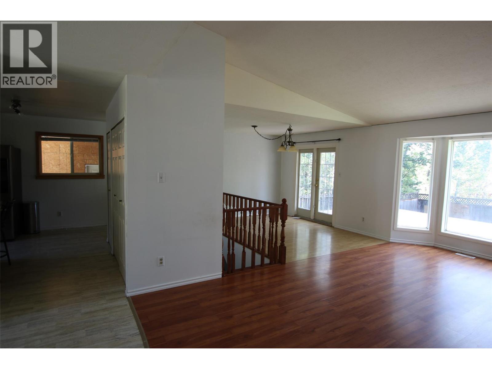 211 GWILLIM Crescent, Tumbler Ridge