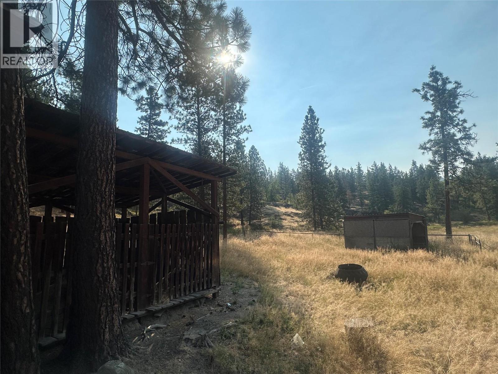  871 Green Lake Road, Oliver