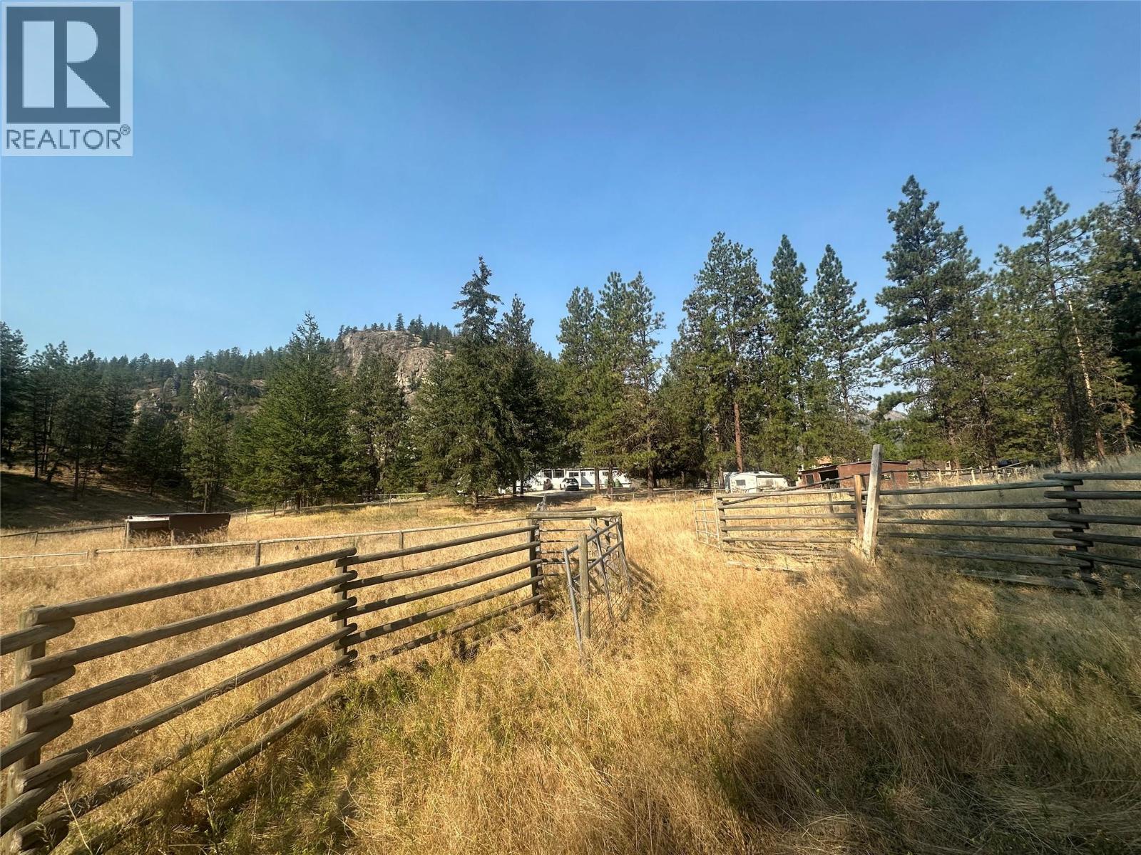  871 Green Lake Road, Oliver
