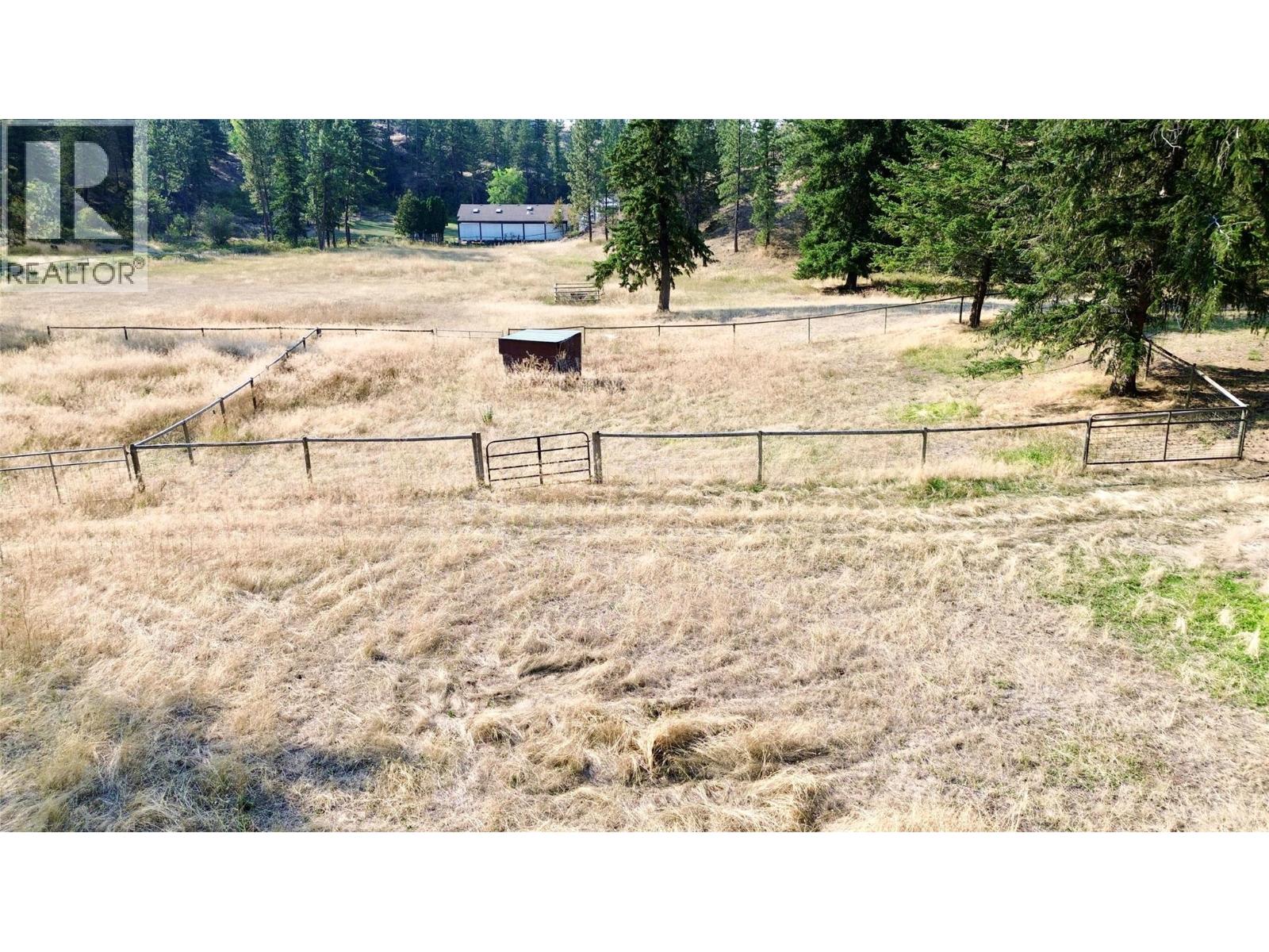  871 Green Lake Road, Oliver