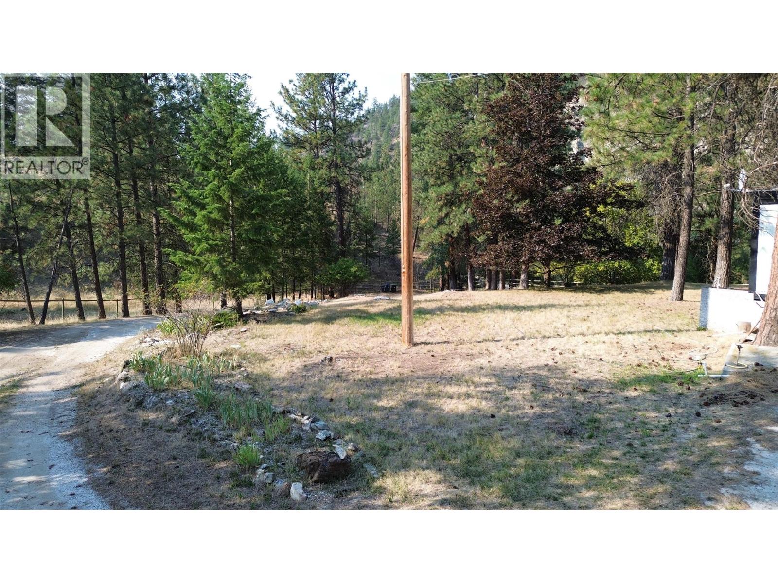  871 Green Lake Road, Oliver