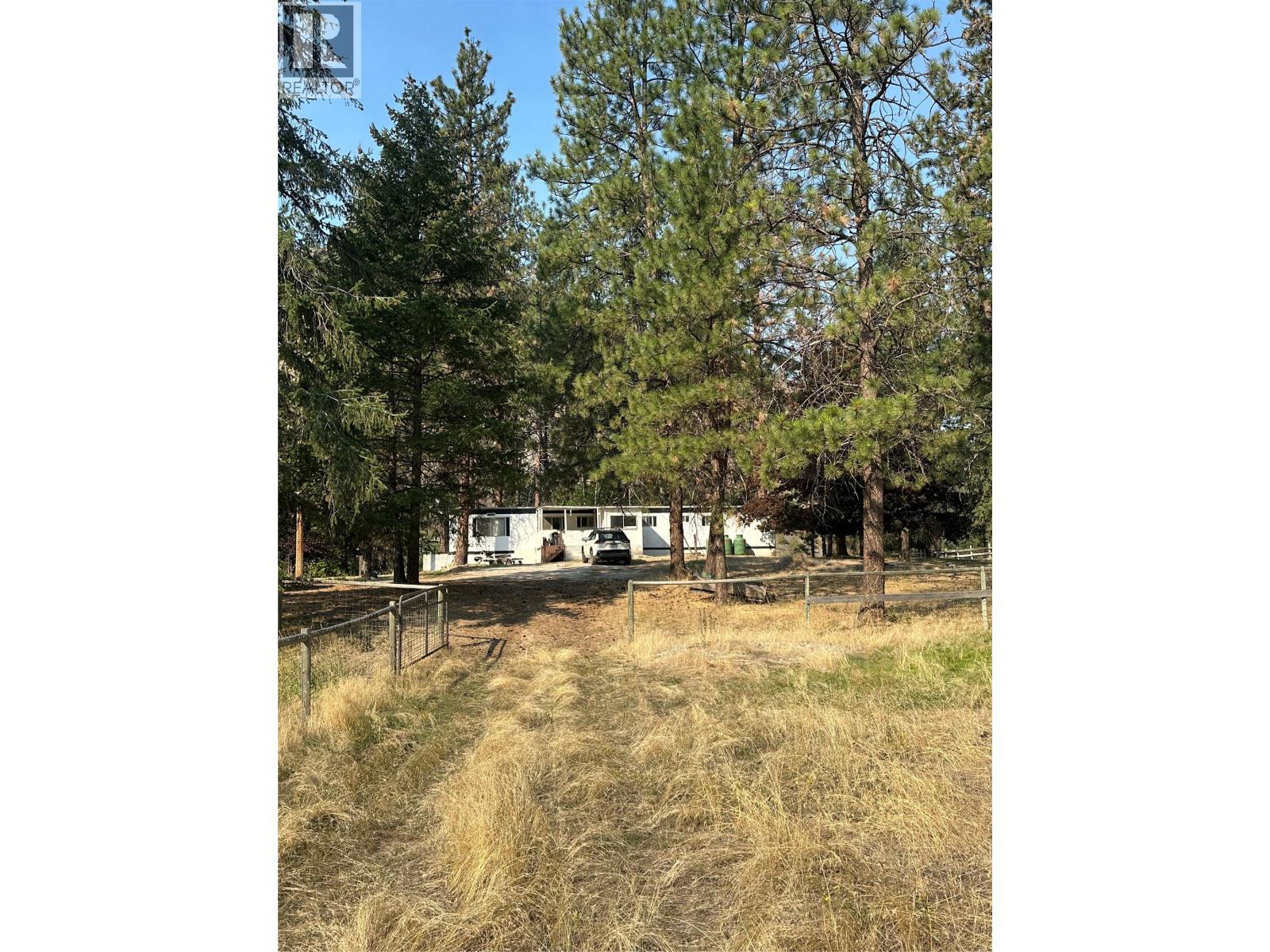  871 Green Lake Road, Oliver