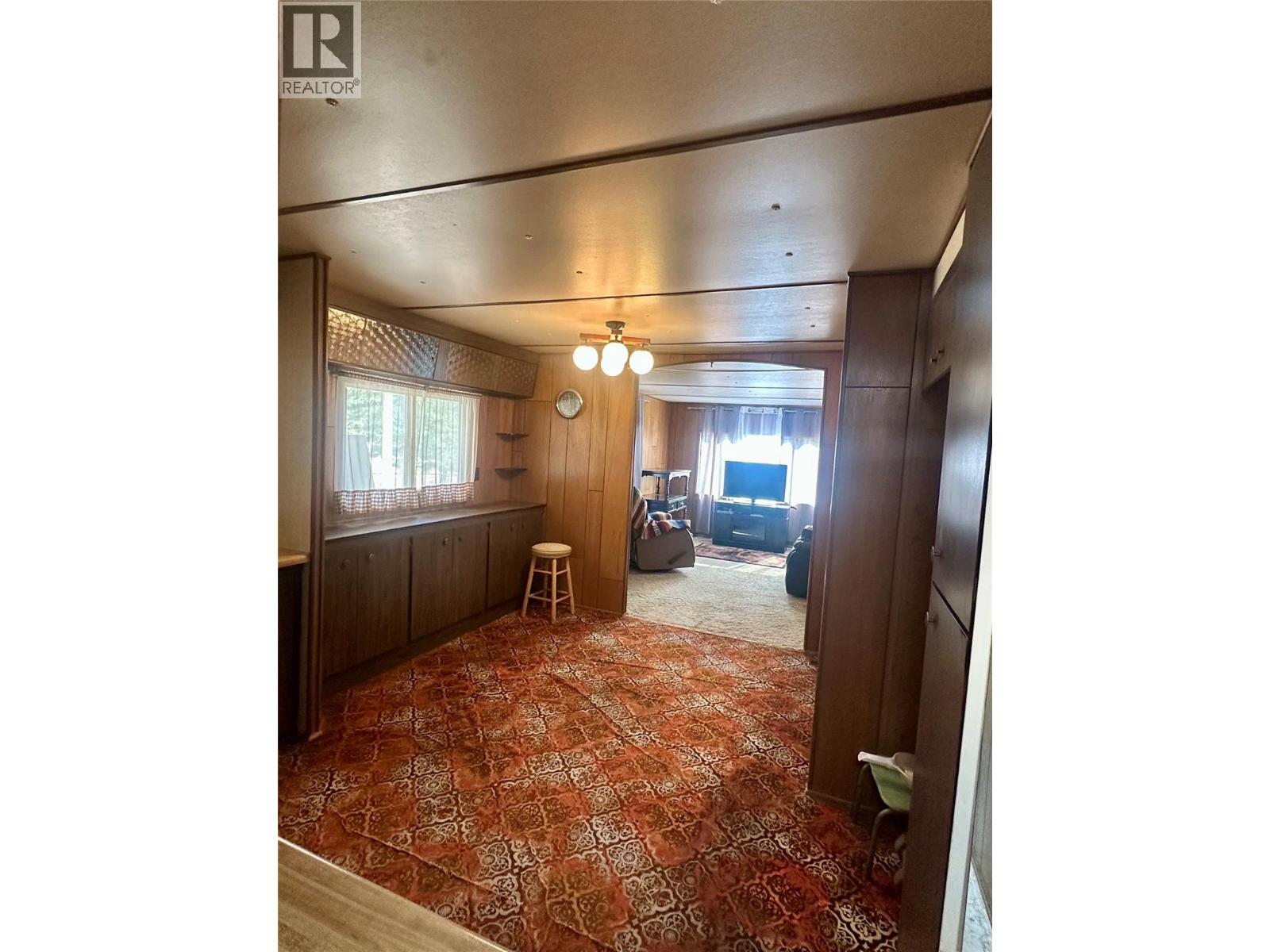  871 Green Lake Road, Oliver
