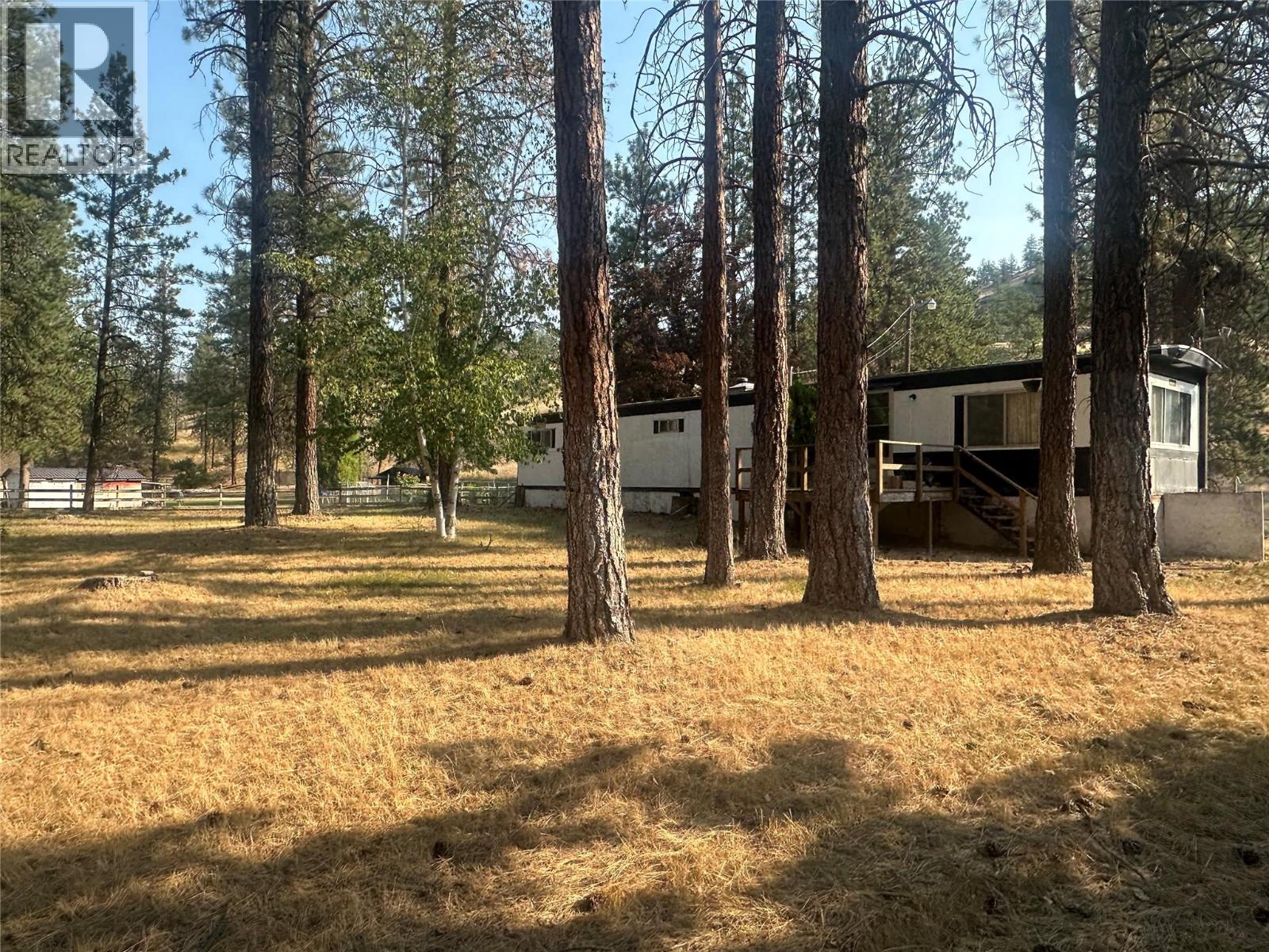  871 Green Lake Road, Oliver