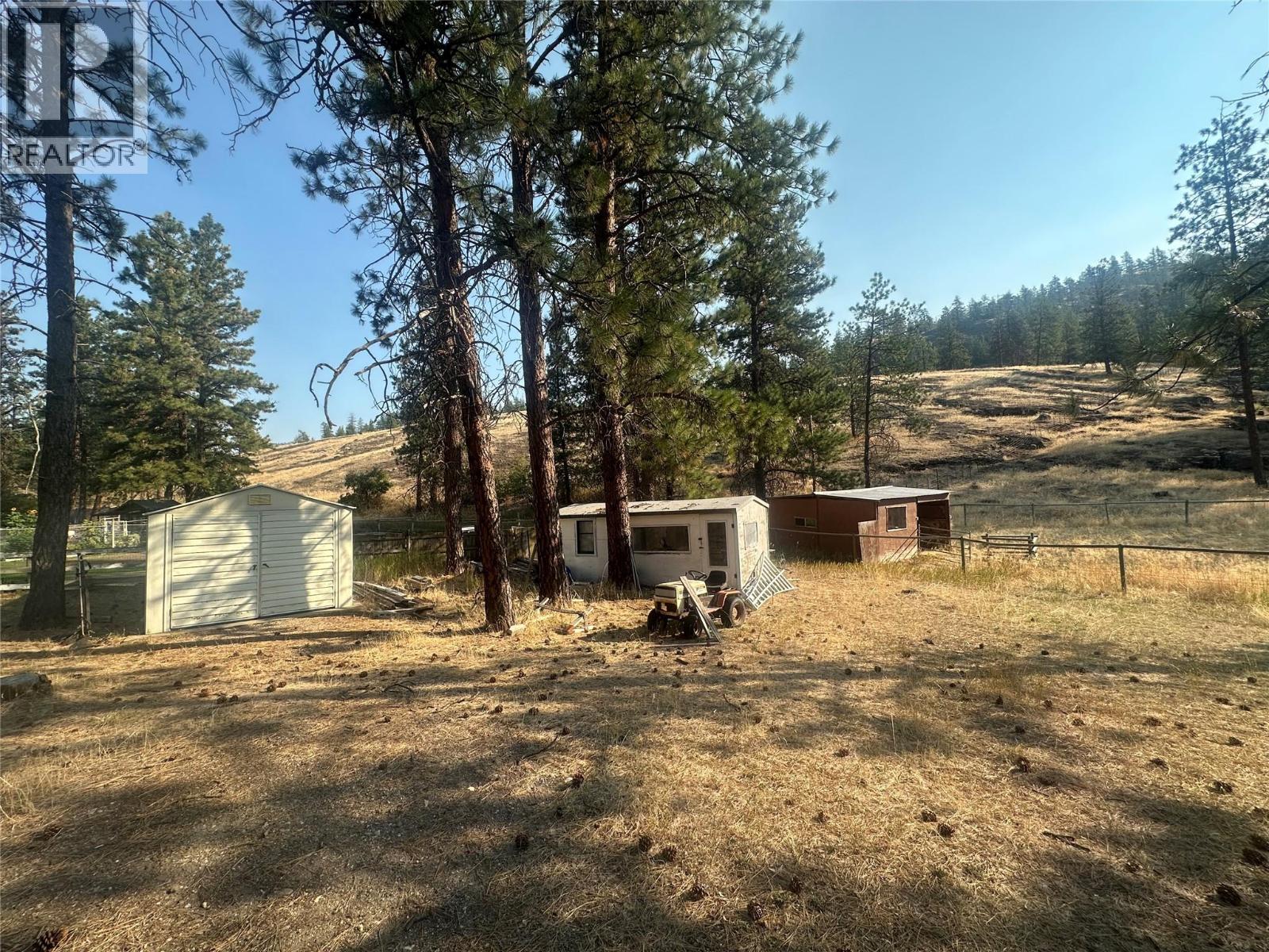  871 Green Lake Road, Oliver