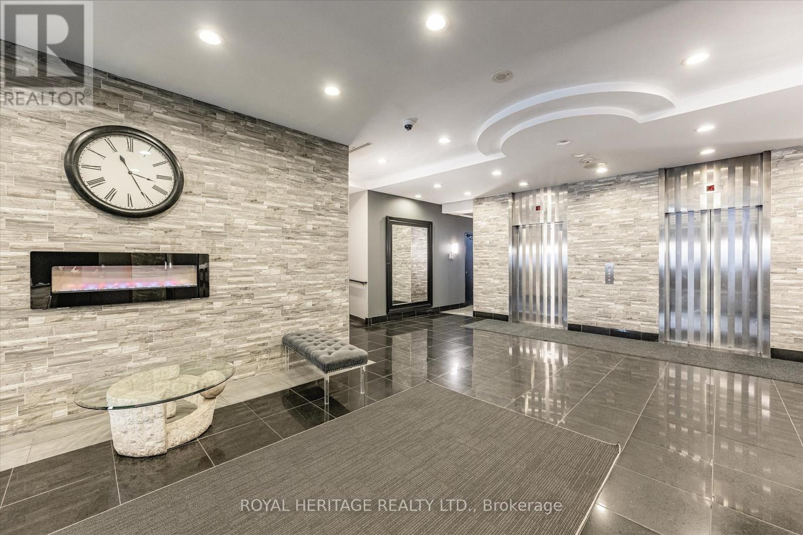 #615 135 JAMES STREET S - 22