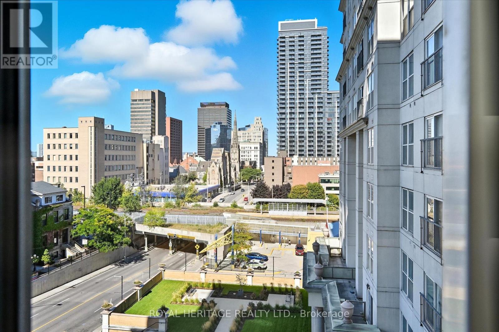 #615 135 JAMES STREET S - 23