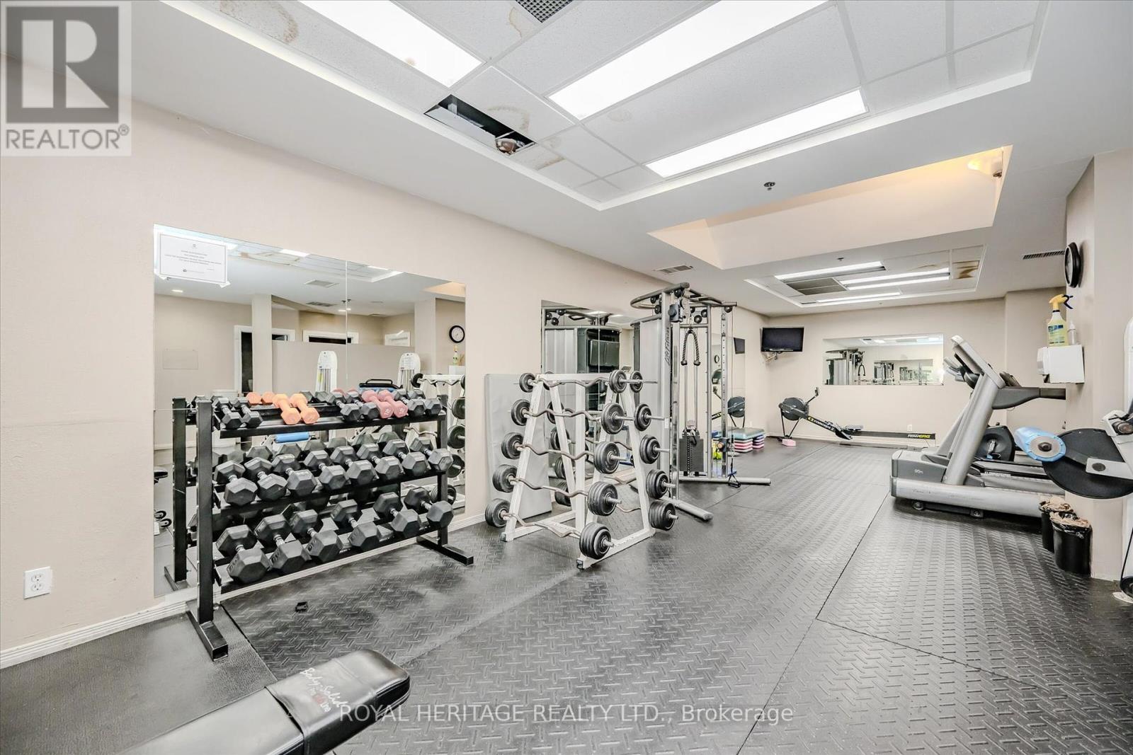 #615 135 JAMES STREET S - 24